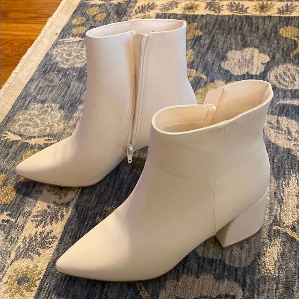 Steve Madden size 8.5 boots booties